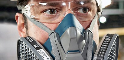 Construction worker in fall protection PPE
