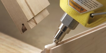 Keo kết cấu PUR 3M kết hợp tốc độ ban đầu của keo nóng chảy với độ chắc của keo kết cấu.

