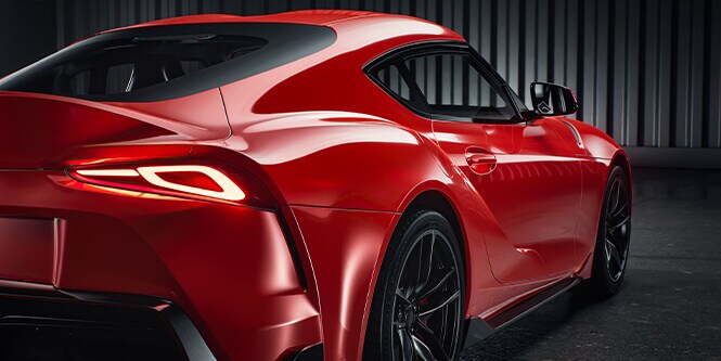 Phim đổi màu bảo vệ sơn xe màu đỏ trên xe thể thao
