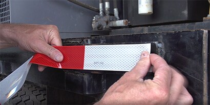 tìm hiểu thêm về cách dán băng phản quang 3M với hướng dẫn từng bước
