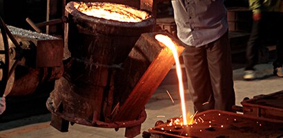 PPE bảo vệ khỏi Tiếp xúc với Bụi Silic từ Khuôn Cát
