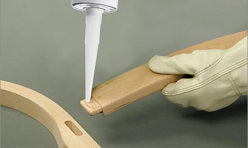 Small joint assembly on wooden substrates with 3M specialty sealants