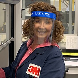Gemini Dyar đeo tấm chắn giọt bắn LATITUDE™ PLUS sử dụng Màng phim chống đọng sương 3M™ 