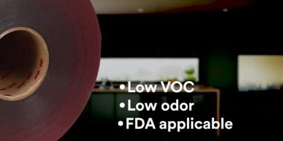 Cận cảnh một chiếc đĩa màu đỏ
