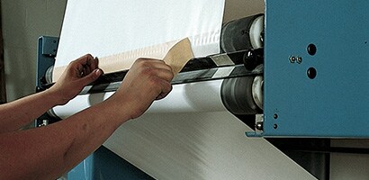 Băng keo Hai Mặt 3M 465 cho ứng dụng nối cuộn đứng yên và ứng dụng nối cuộn khác
