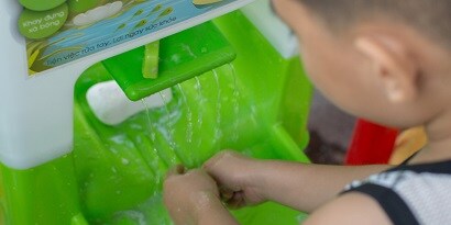 Happy Tap’s portable handwashing device helps prevent the spread of disease
